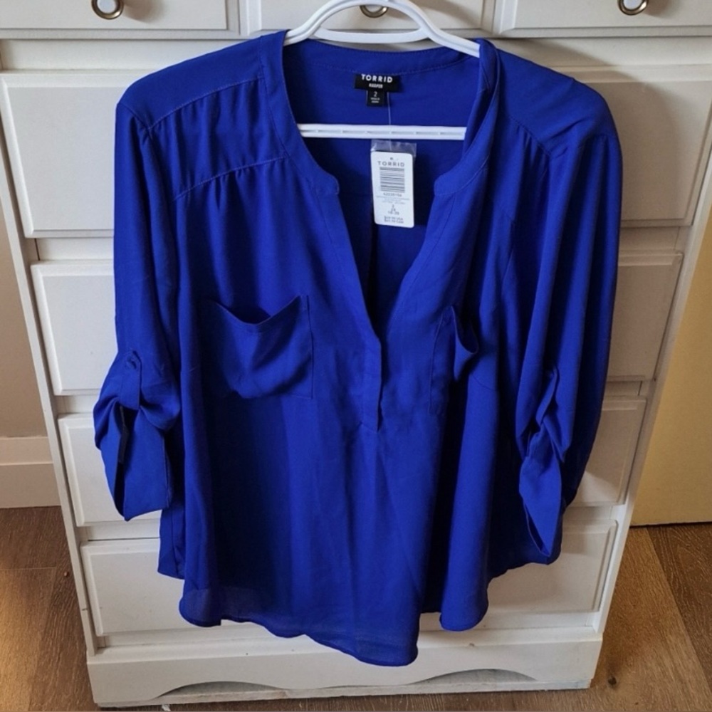 Torrid royal blue blouse NWT 2x